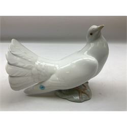 Four Lladro dove figures, comprising Taking Flight no 6288, Dove no 1015, Proud Dove no 6290 and Peaceful Dove no 6289, all with original boxes, largest example H20.5cm 