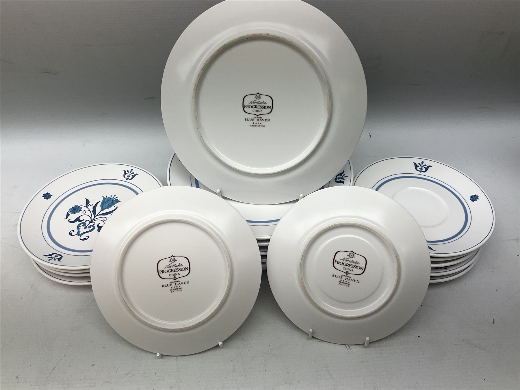 Royal Worcester Evesham pattern teawares, Noritake part tea service decorated in the 'Progression Blue Haven' pattern, together with Seltmann Weiden Bavaria tea and dinner wares, and two blue and white platters