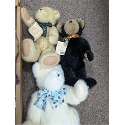 Boyds Bears, including examples from the Best Dressed and Heirloom collections