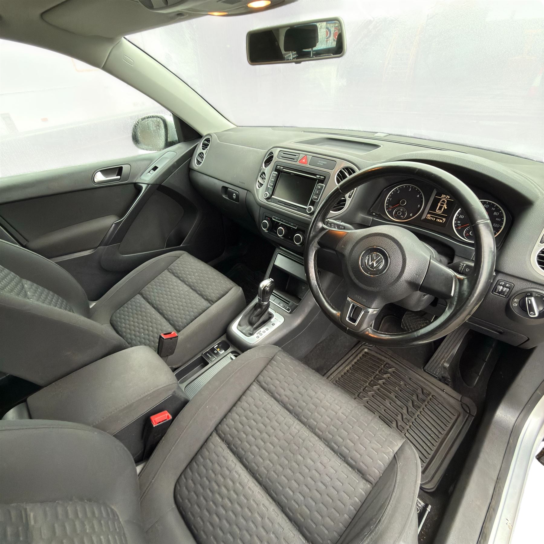 VW Tiguan, 2 Litre diesel, Automatic, 2011, Silver, MOT till 06/09/2026, 120,000 Miles (NV11 DDF)