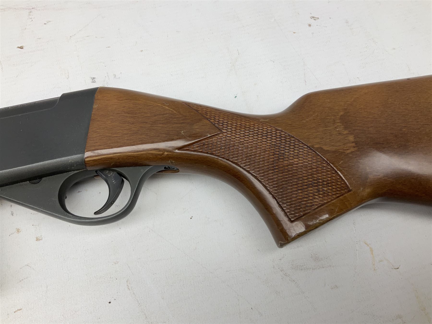 Anschutz Model 525 semi-automatic .22 rim-fire rifle, the 61cm barrel threaded for sound moderator, serial no.139278, L110cm FIREARMS CERTIFICATE REQUIRED OR RFD