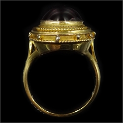  18ct gold oval cabochon garnet ring  