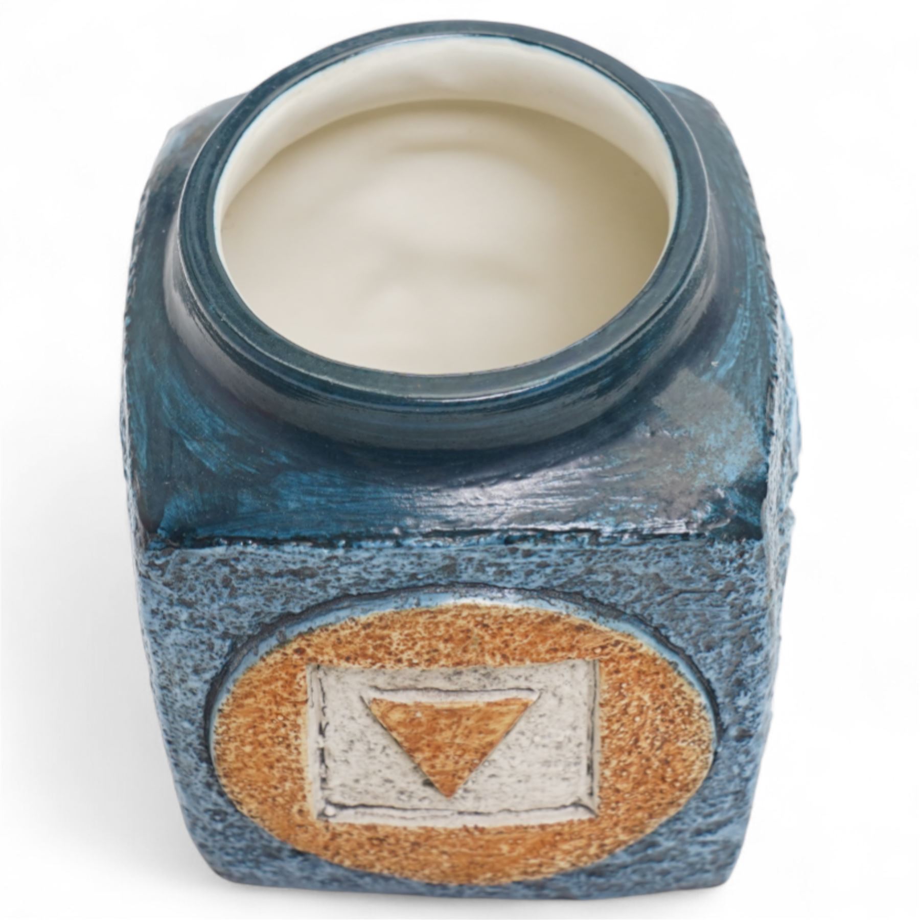 Troika marmalade jar decorated with geometric panels on an incised blue ground, the base signed with initials for Louise Jinks H9.5cm