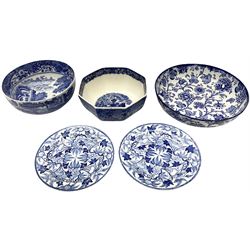 Copeland Spode blue and white Italian pattern bowl, D22cm, Wedgwood Etruria Ferrara bowl, D19.5cm, two Wedgwood plates, and a Losol Ware blue and white bowl.
