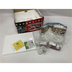 Lledo Vanguards - five 1:43 scale diorama sets comprising CD1002, PD1002, PD2002, RD 3002 and GD1002; with further Corgi 05508 Mini 7 racing club diorama set; all boxed (6)