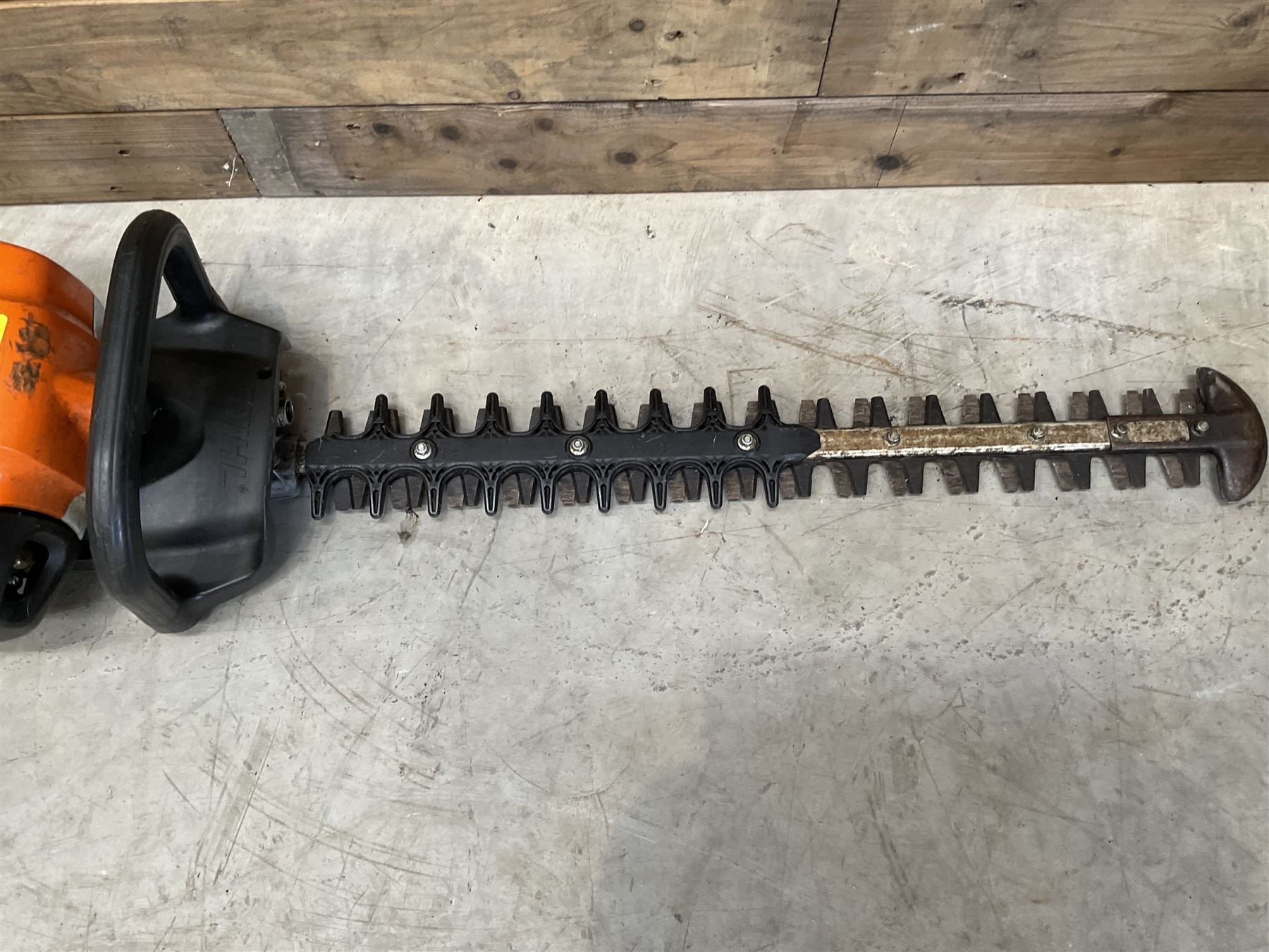 Stihl HS 81R petrol hedge trimmer, 30'' double sided