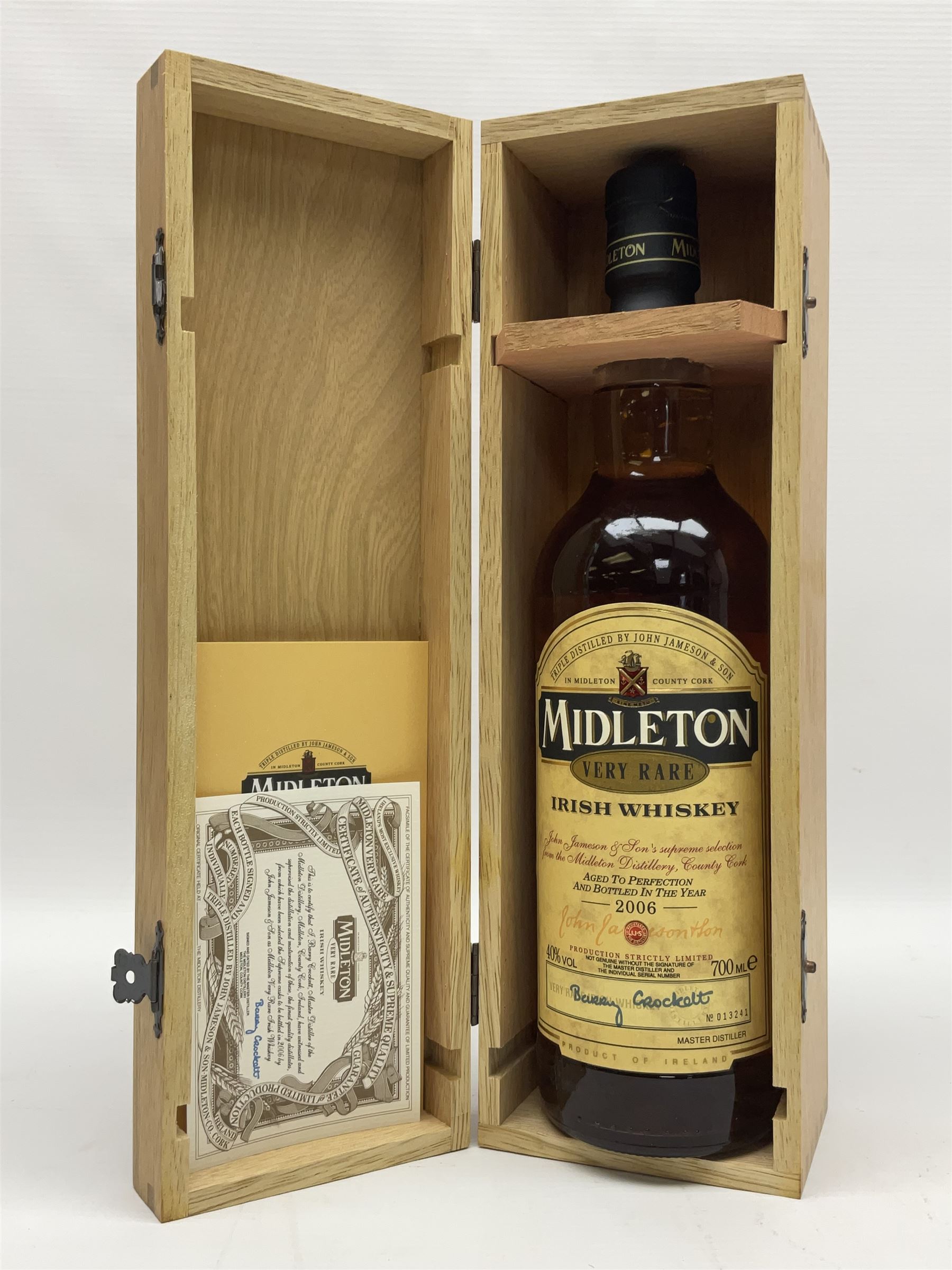 Midleton, 2006, Very Rare Irish Whiskey, 700ml, 40% vol, in original presentation box with certificate