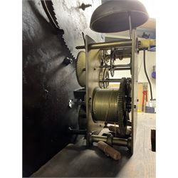 William Underhill of Newport (Shropshire) - Early 19th century mahogany longcase clock c1820,  with a swans necked pediment and inlaid paterae, break arch hood door flanked by reeded pilasters with Corinthian capitals, trunk with quarter columns and a wavy topped door, square plinth with inlay raised on a shaped plinth, painted dial with floral spandrels and moon phase disc to the arch, Arabic numerals and matching steel hands with subsidiary date and seconds hand, dial pinned directly to an 8-day rack striking movement, sounding the hours on a cast bell. With pendulum, weights and key.