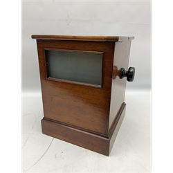 Mahogany tabletop Stereo viewer, with four Valentine Blancherd stereograph views of London, H32cm