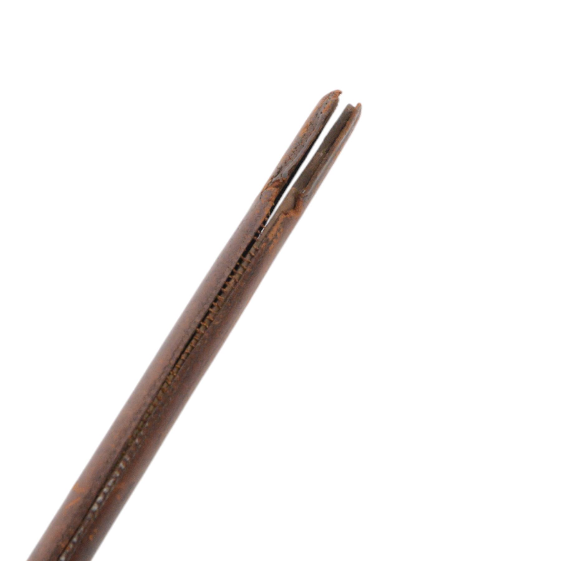 Edward VII 1887 Pattern Heavy Cavalry Officer's sword, 89cm single edge fullered etched blade, numbered 11017 to the back of the blade, decorative pierced guard, fishskin and wire handle, in a leather scabbard, overall L106cm 