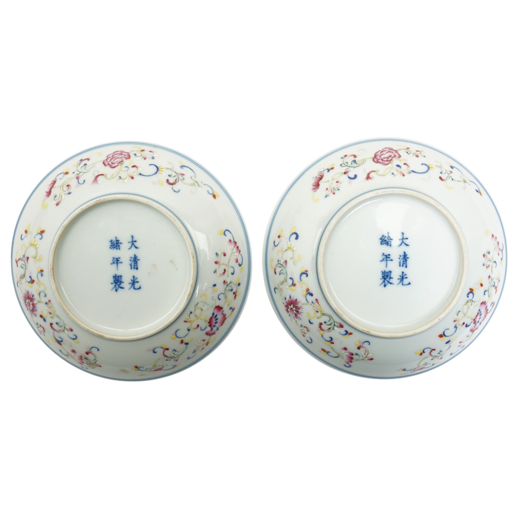 Pair Chinese Guangxu famille verte shallow dishes, decorated with dragons and phoenix, with Guangxu marks D13cm