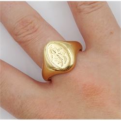 Edwardian 18ct gold signet ring, engraved with initials, Chester 1911