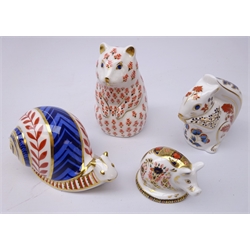  Four Royal Crown Derby paperweights: Squirrel dated 1991, Hamster & Imari Pig, gold stoppers and Snail (a/f) (4)  