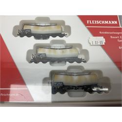 Fleischmann 'N' gauge - three sets of goods wagons comprising No.846005 Knickkesselwagen-Set Bauart Zacens Epoche V; No.846001 Knickkesselwagen-Set Bauart Zacens Epoche V; and No.848004 Kesselwagen-Set der 'On Rail Gmbh' Epoche V; all boxed (3)