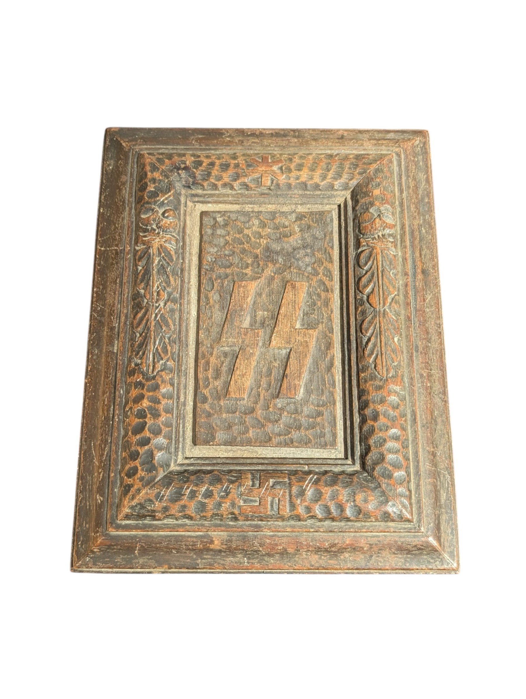 German Third Reich SS oak Mein Kampf presentation box, the lid carved with a raised oakleaf border and recessed centre bearing SS Sigrunen, H7cm