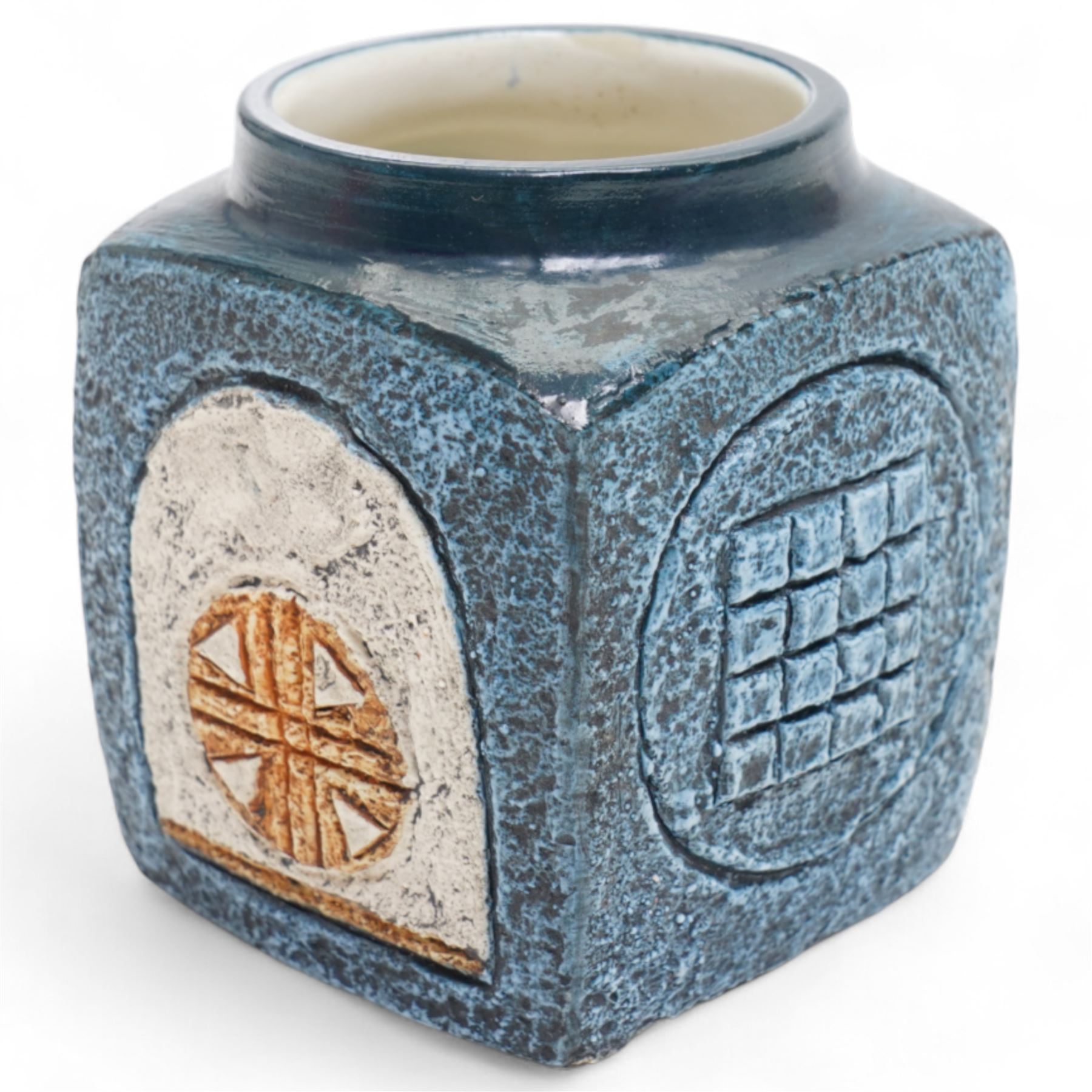 Troika marmalade jar decorated with geometric panels on an incised blue ground, the base signed with initials for Louise Jinks H9.5cm