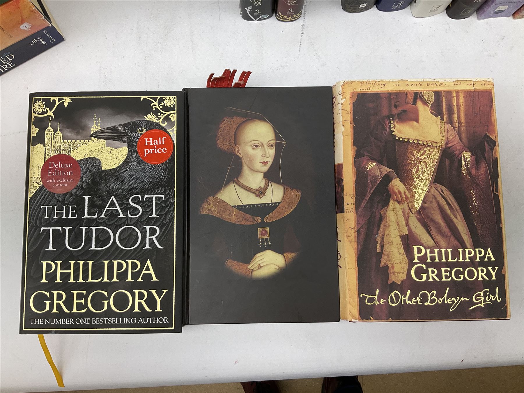 Grafton, Sue: U is for Undertow, P is for Peril and Y is for yesterday, Gregory, Philippa; the last tudor, The White Queen, Lady of the Rivers, The Red Queen, The other Boleyn Girl etc and other similar (20)