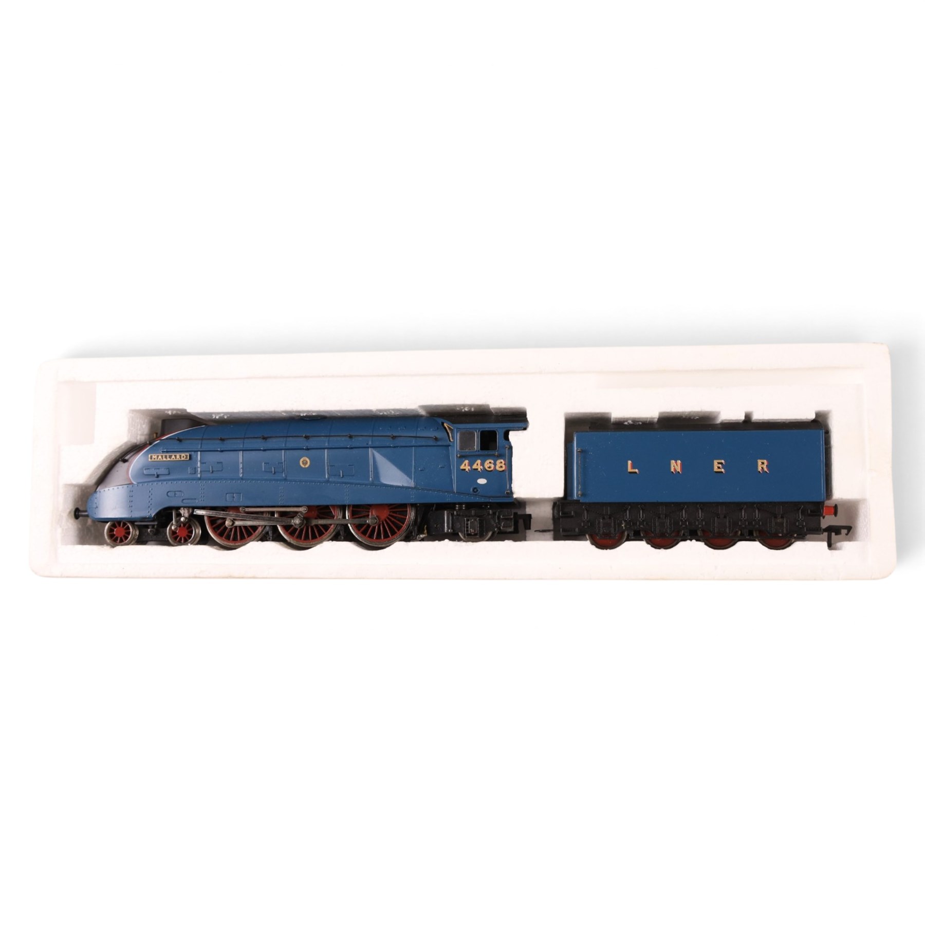 Five Bachmann 00 gauge locomotives, comprising A4 Class 4-6-2 'Falcon' no.60025, no. 31951A A4 Class 'Union of South Africa' no. 60009, 'Sir Nigel Gresley' no. 60007, no. 31956 A4 Class 'Golden Eagle' no. 4482 and no. 31952  A4 Class 'Mallard', four in original boxes