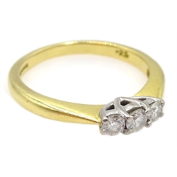  18ct gold three stone diamond ring, hallmarked, total diamond weight 0.25 carat  