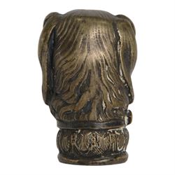 Cast bronze walking stick top, in the form of a gun dog, H6cm, hole D2cm