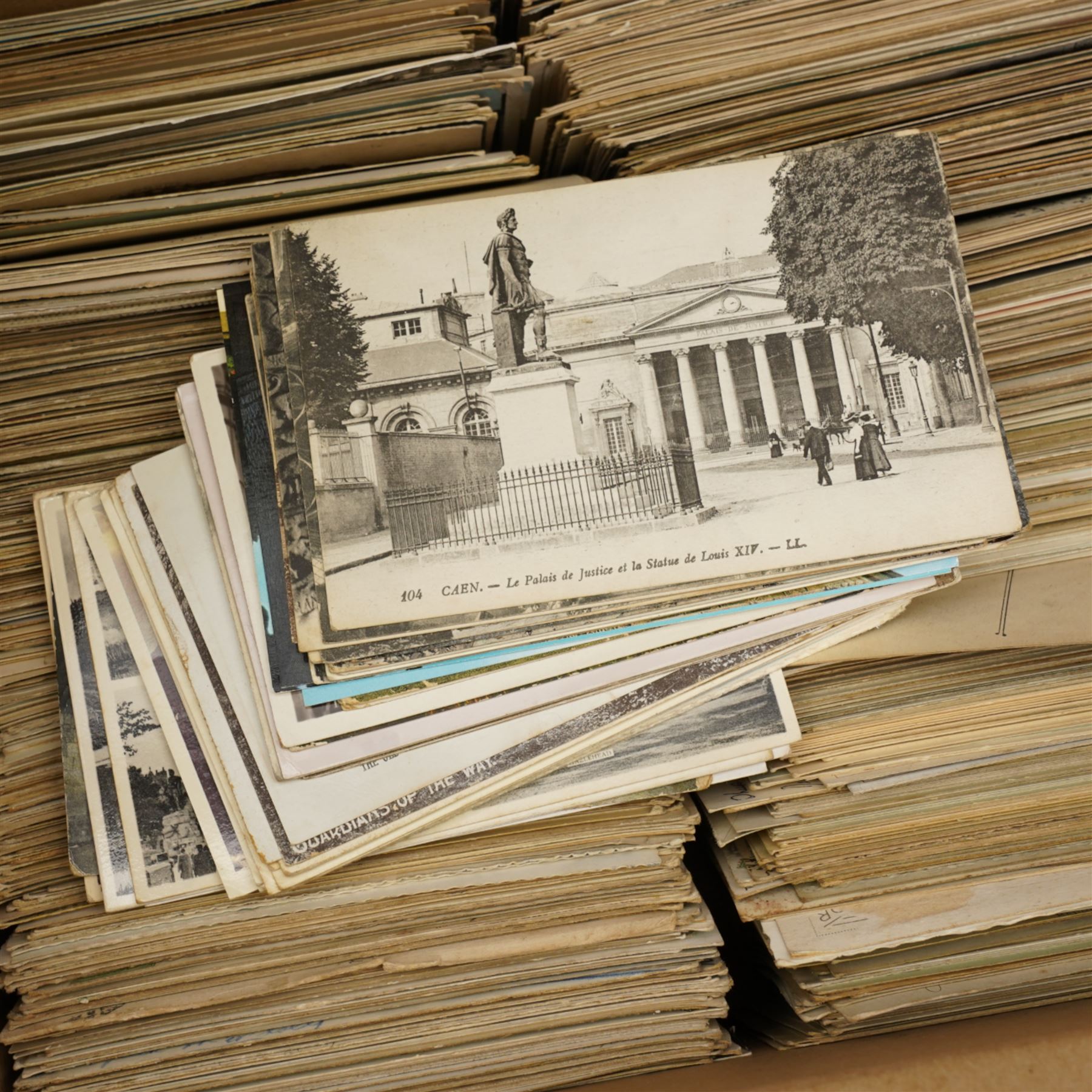 Vintage postcard album and contents of mainly topographical cards and a quantity of loose cards