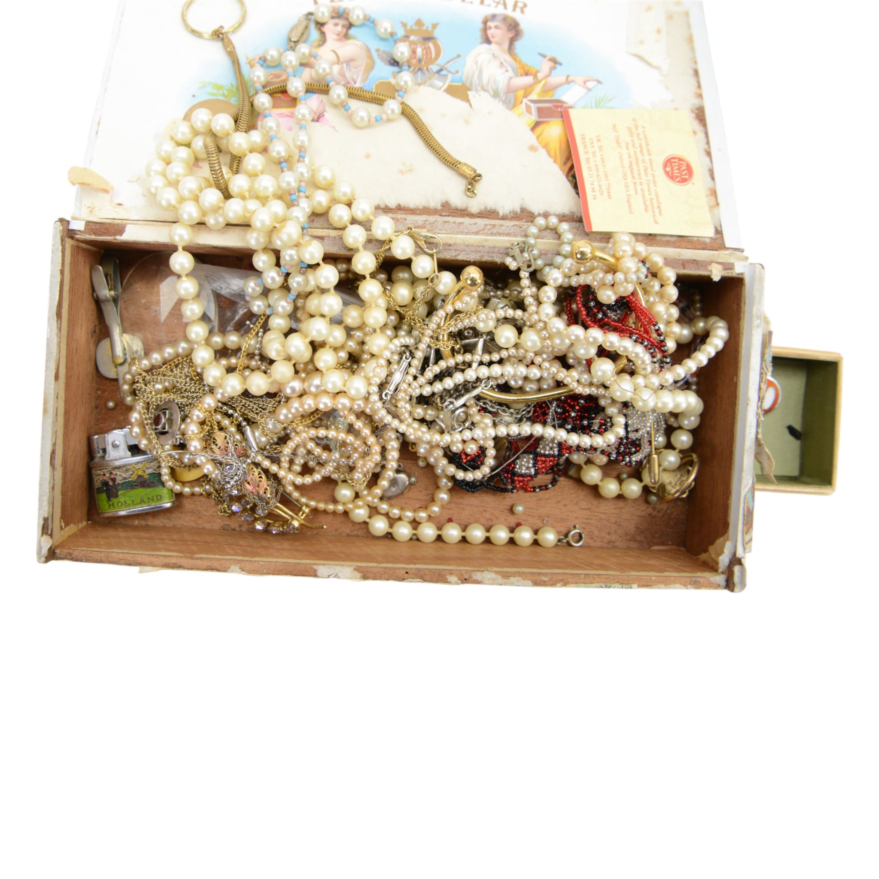 Collection of watches, including Seiko and Lorus examples, silver locket and a collection of costume jewellery