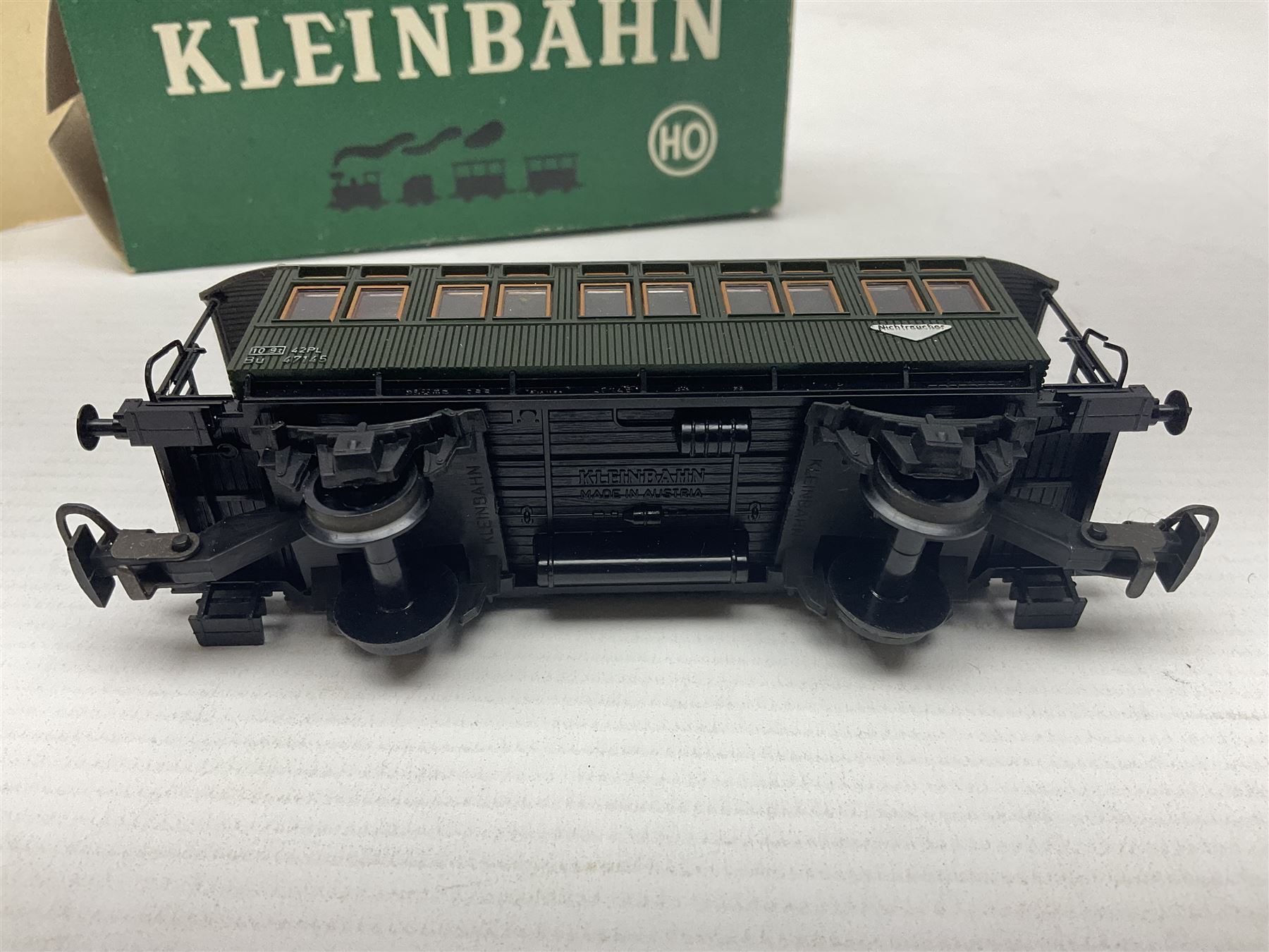 Kleinbahn HO gauge - thirteen passenger coaches - five 398 2.Klasse Eurofima Reisezugwagen; four OBB 387/1 D-Zugwagen; two 385 Schlafwagen; and two 370 Personenwagen 2 achsig; all boxed (13)