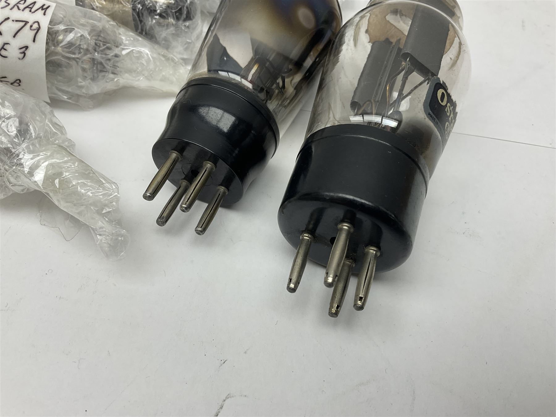 Collection of Osram, Elpico, Sylvania and similar thermionic radio valves/vacuum tubes, including P2, L21, DH77 GK9, U14 and PCLl86, approximately 19 as per list, unboxed
