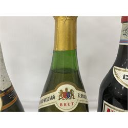 Vintage bottle of Martini Ross 14.7%, 75cl, Monte Christo Cream Sherry, Clubland White Port, wine etc (8)