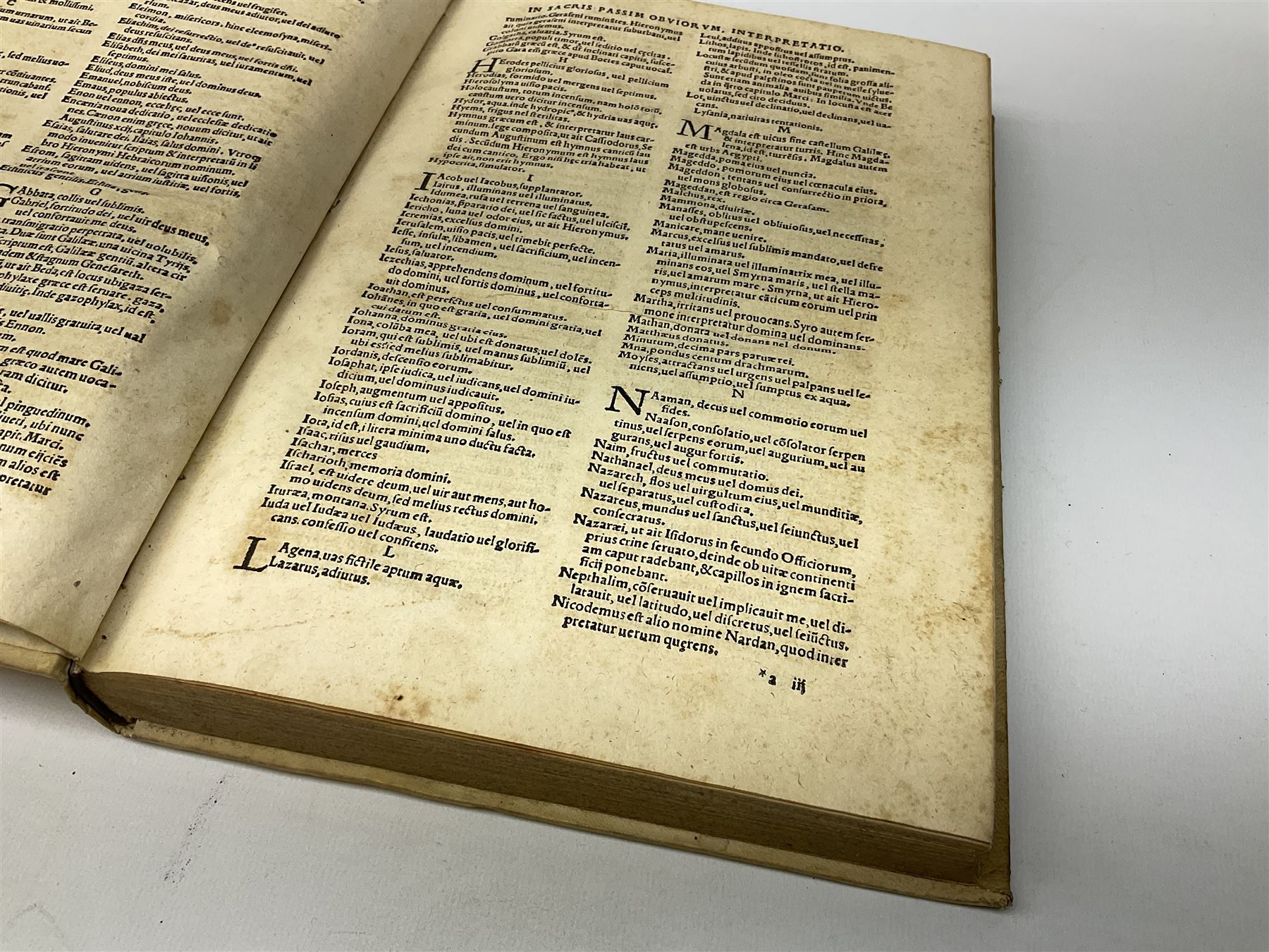 Zacha Riae Episcopi Chrysopolita Ni, Uiri Suo Tempore Celeberrimi, In Unu Ex Quatuor Fiue De Concordia Evangelistarum, Libri Quatuor, Iam Nunc Primu Typis Excusi .... 1535 Eucharius Ceruicornus Excudebat. Title page with border of engraved figures. Later full vellum binding.