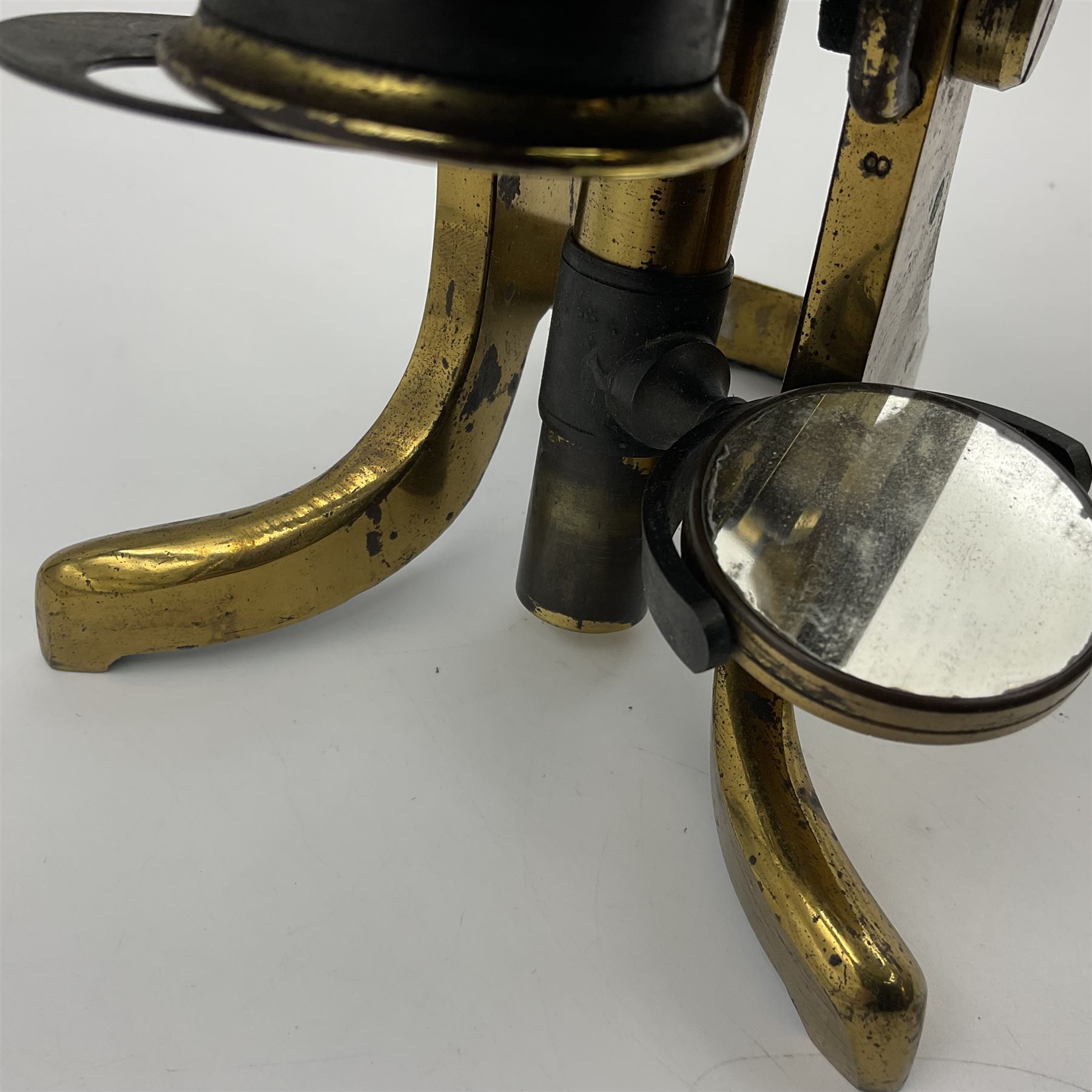 Brass monocular microscope, unbranded, H32cm