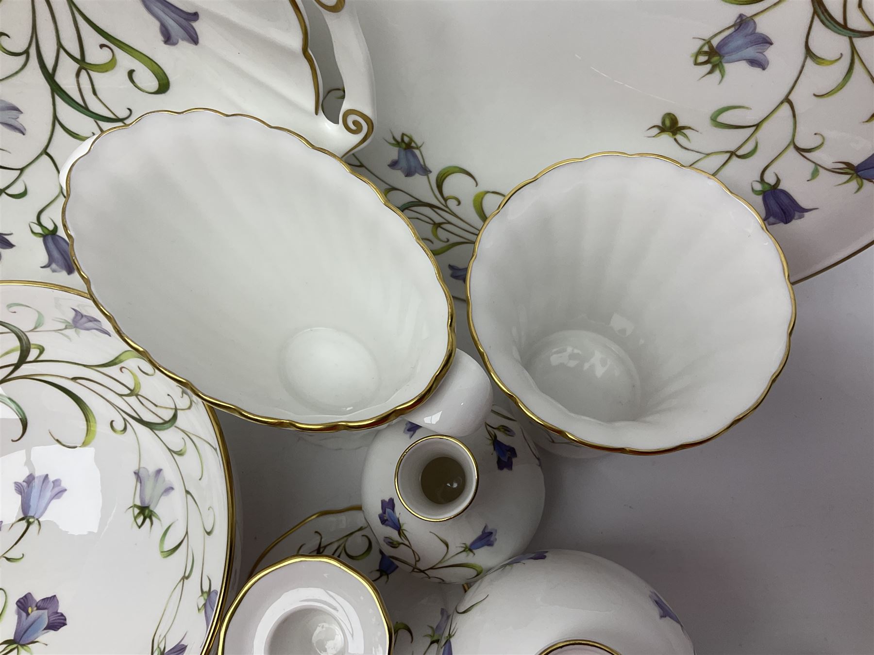 Spode カンパニュラ Large collection of Spode Campanula pattern ceramics