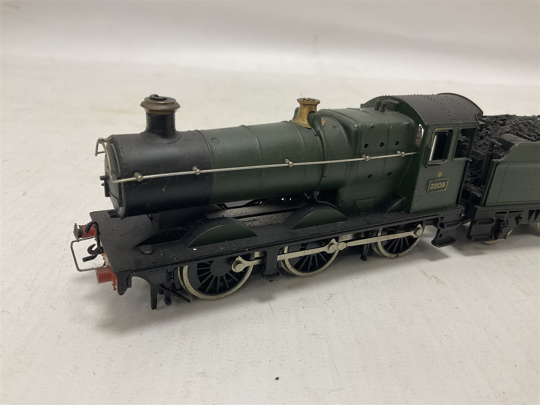 Mainline Railways ‘00’ gauge - Class J72 0-6-0T no.581 in LNER green; Class 43XX 2-6-0 no.2358 in GWR black; Class 2251 0-6-0 locomotive and tender no.3205 in GWR green; Class N2 0-6-2T no.4744 in LNER black; Class 56XX 0-6-2T locomotive; one plain 0-6-0 Tank locomotive (6) 