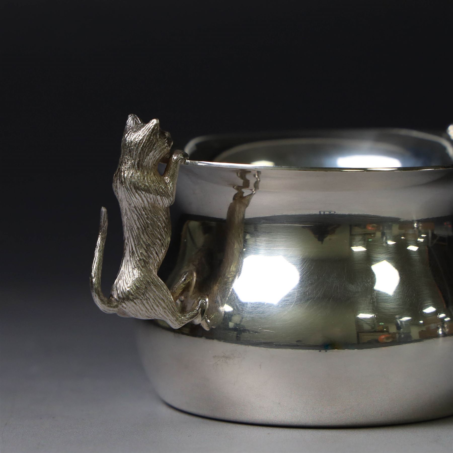 Modern silver cream jug and sugar bowl, each of waisted plain form, the handles modelled as cats, hallmarked Nicholas Plummer, London 2002, jug H8cm