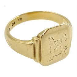 9ct gold signet ring engraved with monogrammed initals 'CW', stamped 