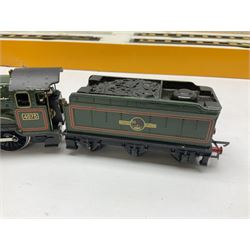 Wrenn '00' gauge - Special Pullman Set No.1 comprising Castle Class 4-6-0 tender locomotive 'Cardiff Castle' No.4075 in lined green livery; with three Hornby Dublo Pullman coaches, 'Aries', 'Car No.74' and 'Car No.79'; boxed