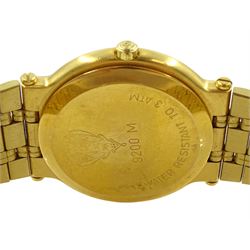 Gucci gold-plated quartz wristwatch, Ref. 9200M, black dial with date aperture, on integral gold-plated strap, boxed with additional links and grantee card dated 1999