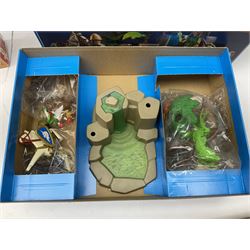 Playmobil - sets 3040, 3896 and 4150 (Adventskalender); all boxed; and Noah's Ark in associated box; together with Playpeople 1770 U.S. Cavalry Super Set; boxed (5)