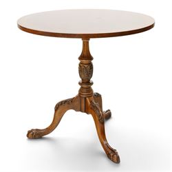 Quality Georgian design walnut and mahogany circular wine table, banded top with satinwood stringing, turned and fluted pedestal carved with acanthus leaves, the tripod base with carved knees terminating to ball-and-claw feet