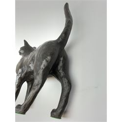 A large limited edition bronzed model of a cat, signed Peter Close 271/500, H42cm.