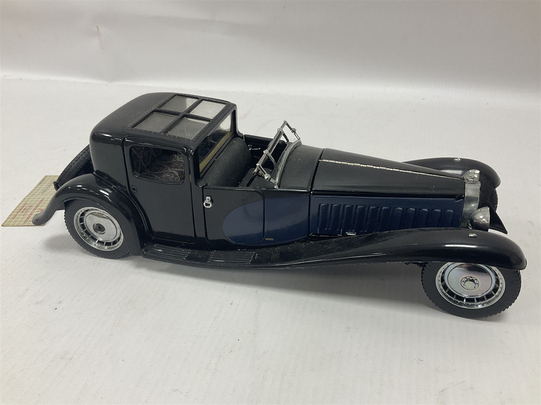 Franklin Mint - five 1:24 scale die-cast precision models comprising 1930 Bugatti Royale Coupe Napoleon, 1933 Duesenberg SJ Twenty Grand, 1935 Mercedes Benz 500K Special Roadster, 1938 Jaguar SS-100, and 1947 Bentley 