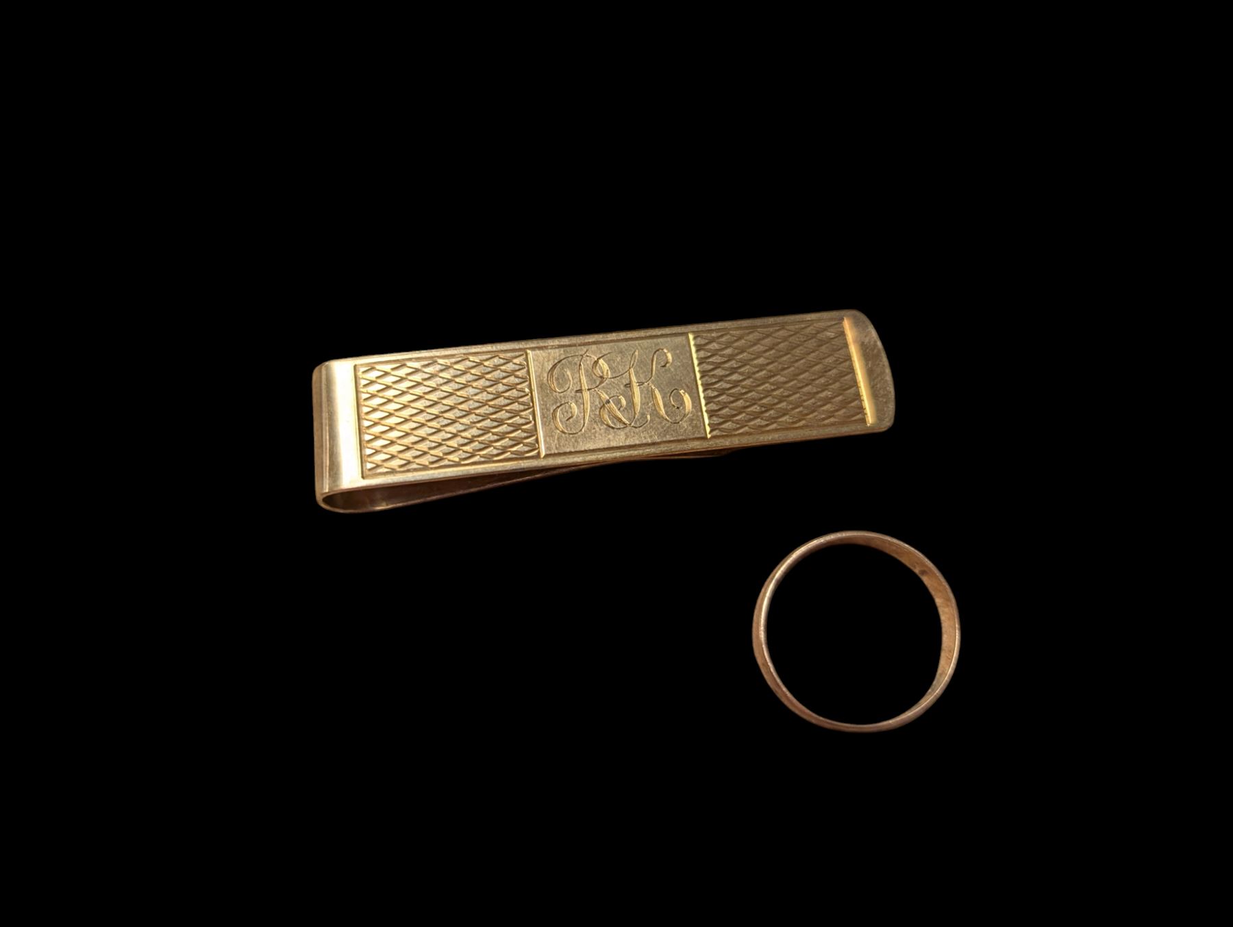 9ct gold money clip and a 9ct gold ring, both hallmarked 