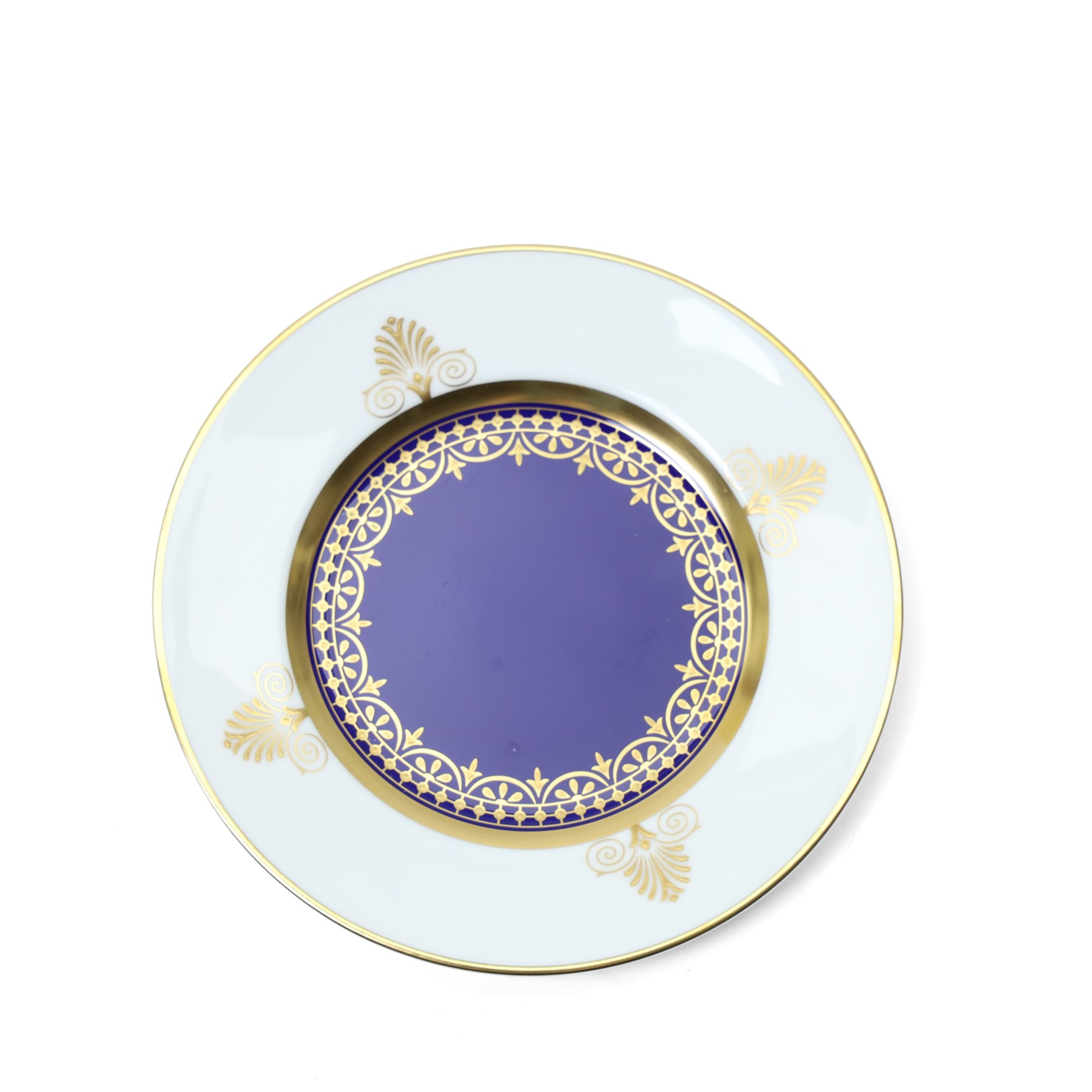 Wedgwood Anthemion Blue pattern tea service richly decorated in blue and gilt with palmette and colonnade forms comprising six cups and saucers, six plates, tea pot, milk jug and sugar box and cover