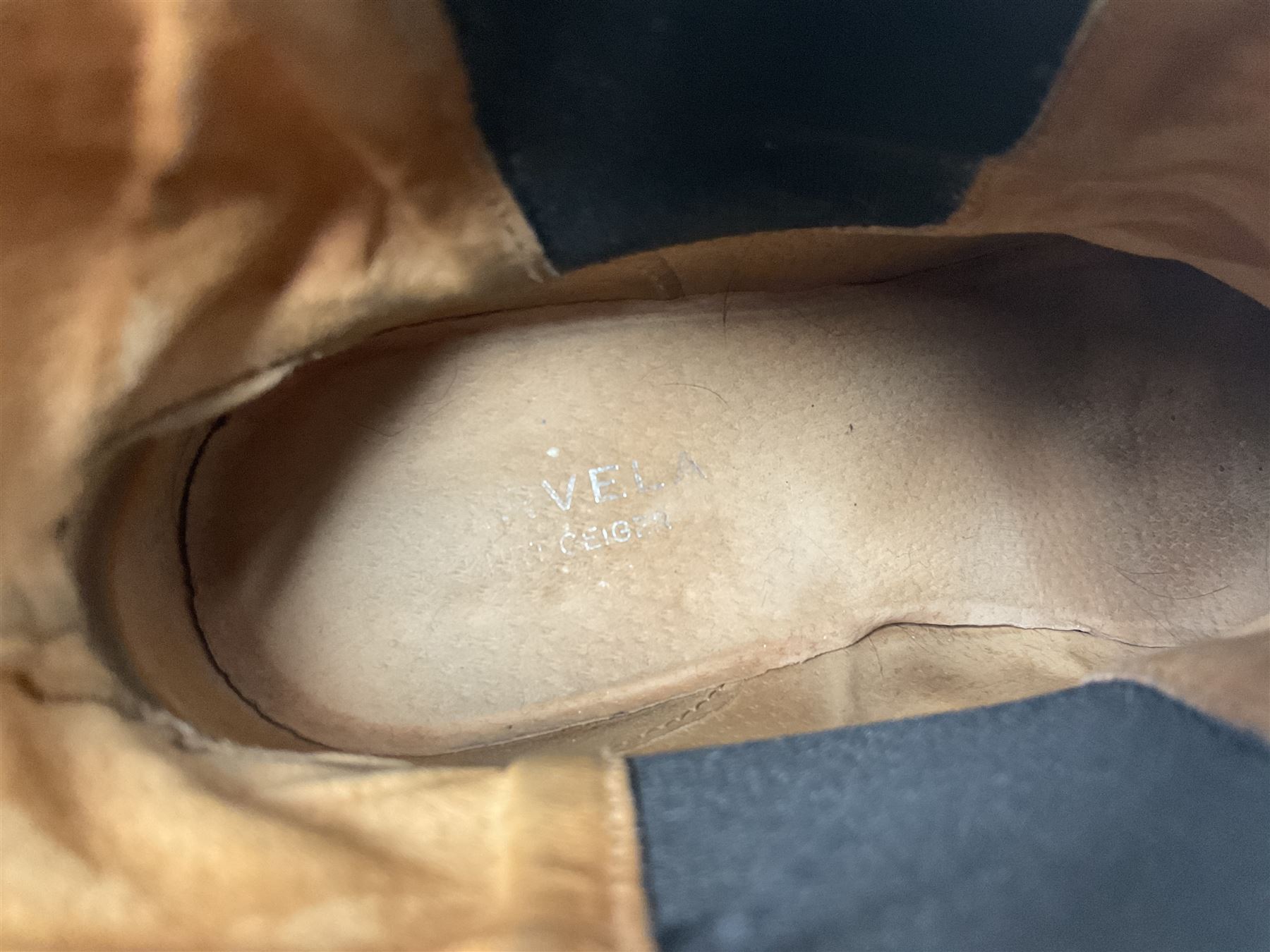 Collection of designer ladies shoes and boots, to include Donald J Pliner black court wedge, Stuart Weitzman over the knee stretch boots, Aquatalia Carmen boots, two pairs of Kurt Geiger ankle boots and Russel & Bromley Canterbury riding boots, various sizes, all in boxes (6)