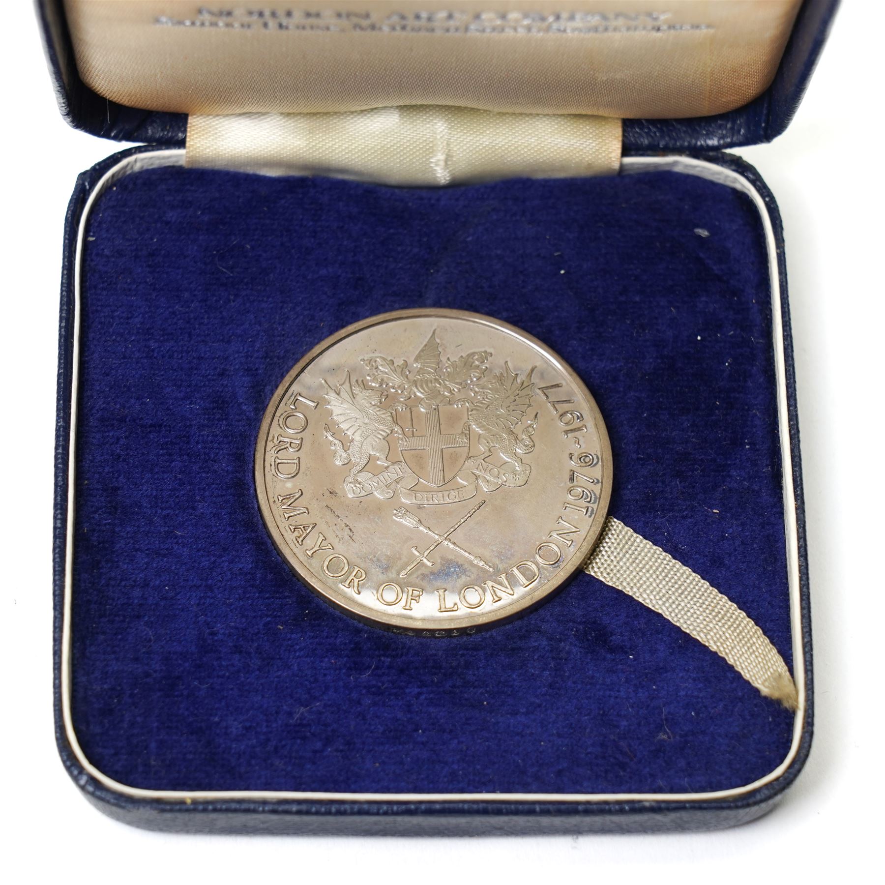 Lord Mayor of London silver medallion 1976-77, cased, Masonic silver and enamel jewel 'City of London Lodge', 1914-18 War Medal, 1914-15 Star and a few coins