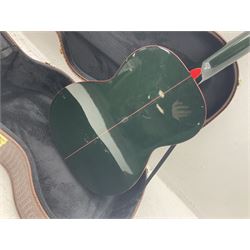 Marlin Classic acoustic guitar model MC1 in green and red L100cm; in simulated reptile skin hard carrying case
