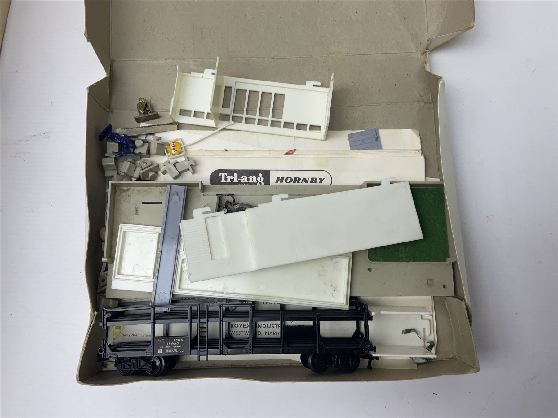 Tri-ang - quantity of '00' gauge model railway and Minic Motorways slot-racing items including Class B12 4-6-0 locomotive No.61572; boxed; seven goods wagons in five boxes; R576 Tunnel and Island Platform Set; both boxed; quantity of track and power unit; four Minic Cars and two controllers; boxed Customs Barrier and Frontier Post Set; railway car transporter and car loading ramp; quantity of track and trackside accessories; and boxed Car-Play Filling Station Set