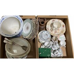 Assorted ceramics, to include small Grays pottery jug, small Shelley mug, and small Shelley trinket dish, blue and white floral decorated planter or jardinaire, small group of Indian tree pattern teawares, etc., in two boxes 