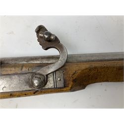 SHOTGUN CERTIFICATE REQUIRED - Modern 20-bore matchlock muzzle loading Civil War type musket, with 92.5cm(36