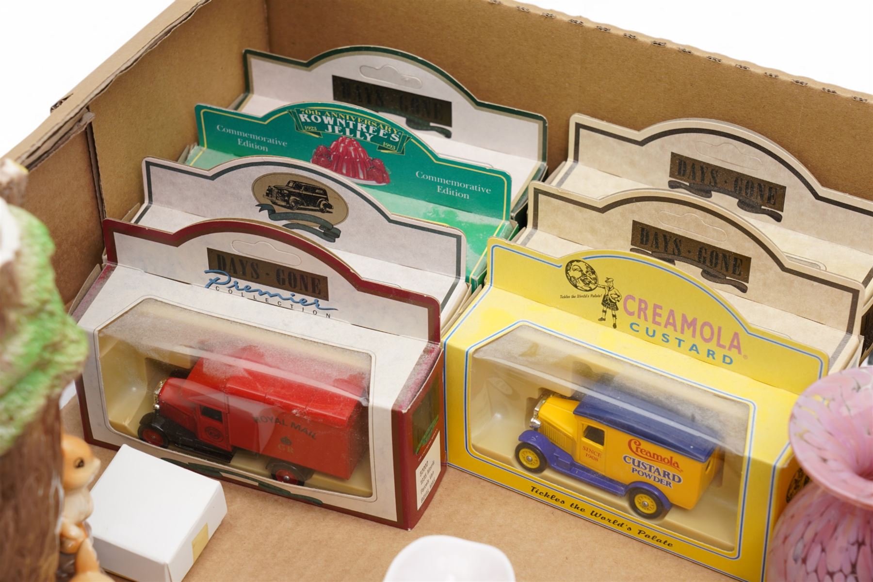 J S Akroyd - Lakeland glass vase, Mdina vase, carved Indian box, costume jewellery and other model vehicles etc